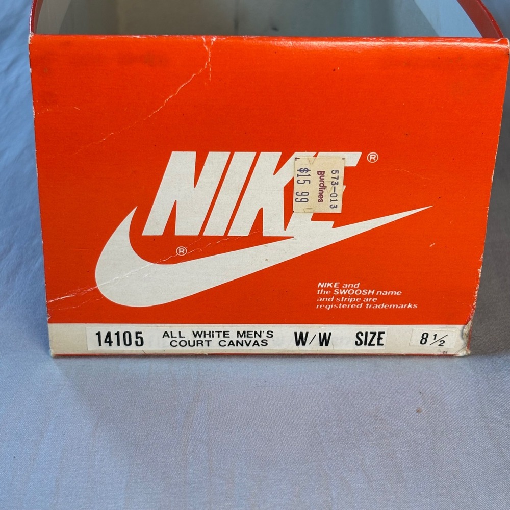 Vintage 80s Nike court canvas sneakers ***Box only Size 8.5 white